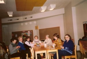 Vuoden 1984 ensimmäinen kokous. Kuvassa Aune Hyväri, Irma Viljanen, Doris Tallqvist, Raili Huuhtanen ja Annikki Uusitalo.